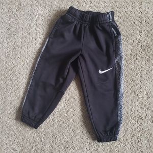 Nike Joggers 2t